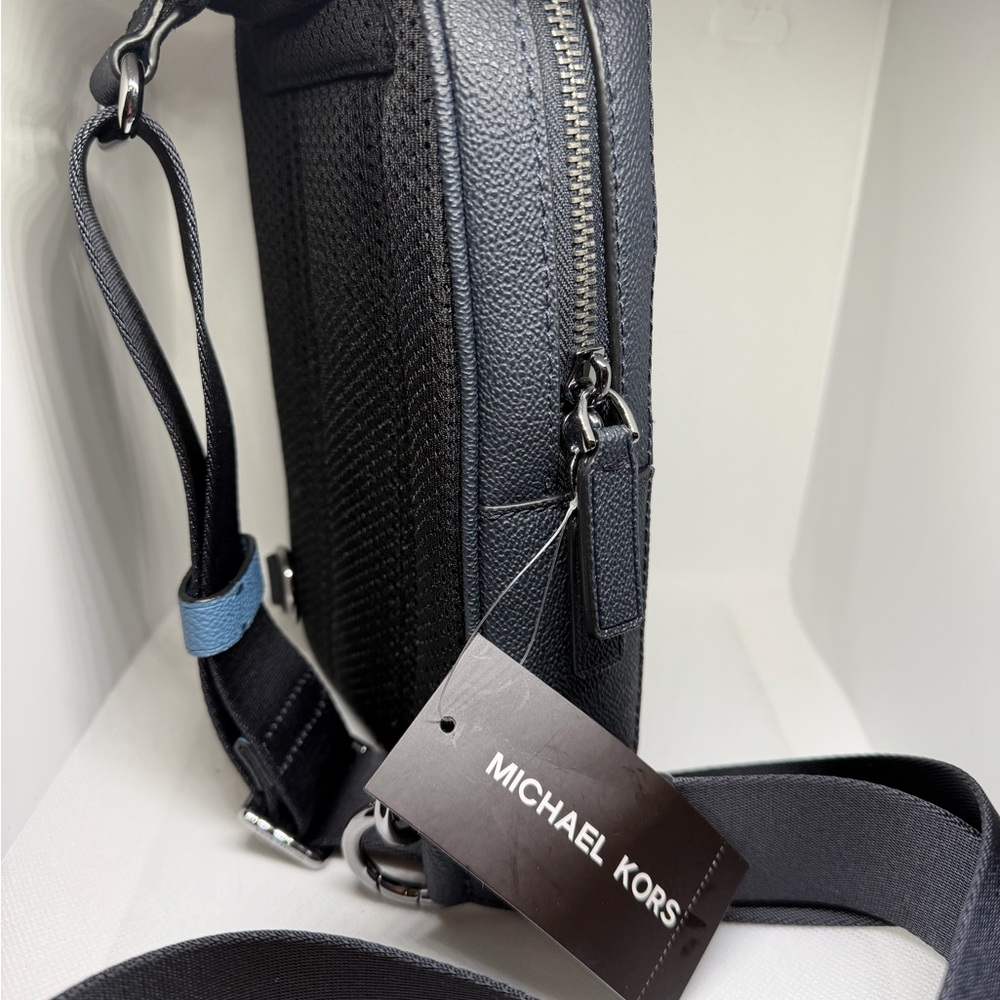 Michael Kors NWT Blue Unisex Crossbody Bag - Picture 2 of 4